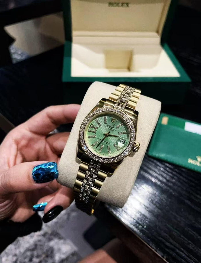 R Watch Mint